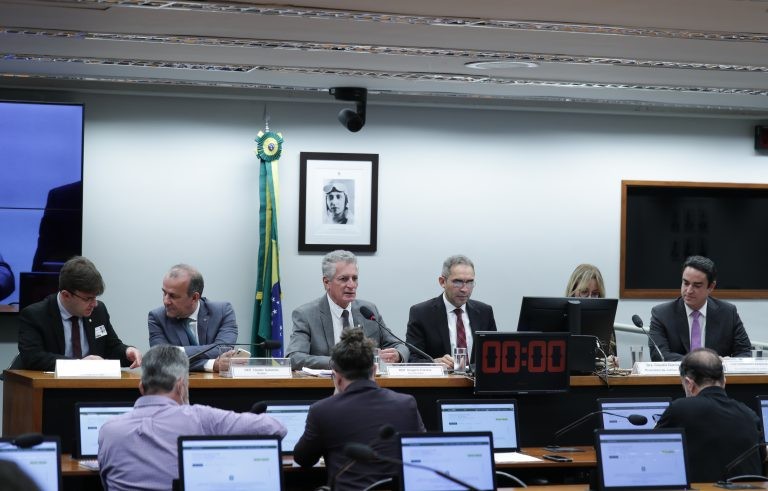 Atingidos no desastre de Mariana querem novo governo em repactuação do acordo com mineradora